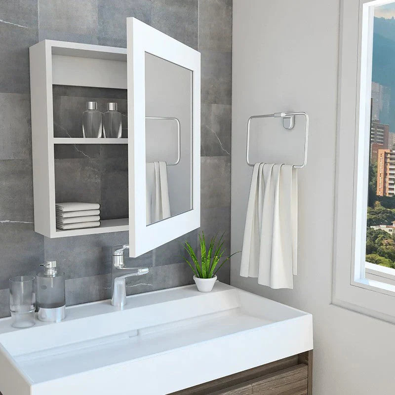 Botiquin Bath, Blanco, con puerta espejo y dos entrepaños para colocar objetos de aseo